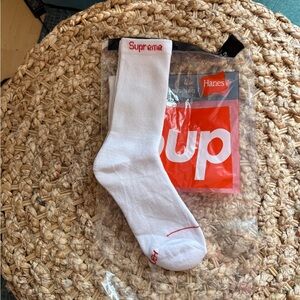 Supreme White Crew Socks 2 pairs